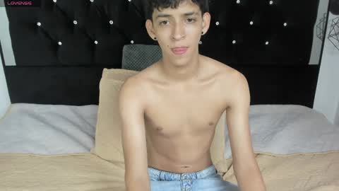 Snapshot of sebas_cat chatting on 05.10.26 Sebastian Alvarez online show from 05.10.26