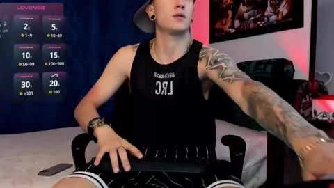 Snapshot of sebas_maverick chatting on 12.15.25 Sebastian online show from 12.15.25