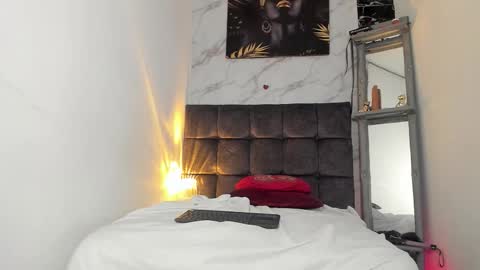 Snapshot of sebas_n_aly chatting on 10.11.25 ely online show from 10.11.25