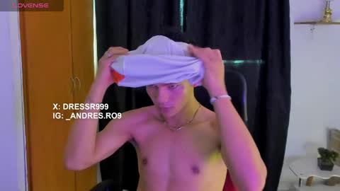 Snapshot of sebascuterouss chatting on 04.19.26 sebas 3 online show from 04.19.26
