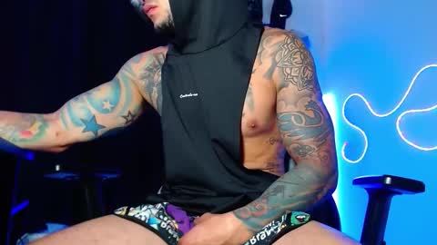 Snapshot of sebastian_025 chatting on 12.19.25 Sebastian online show from 12.19.25