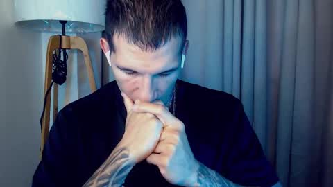 Snapshot of sebastian_muss chatting on 10.26.25 Sebastian online show from 10.26.25