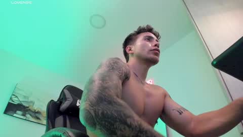 Lucian Sinclair online show from 02.05.25