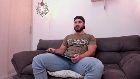 Snapshot of sebastianvilla__ chatting on 01.08.25 Instagram jeanpaulfit online show from 01.08.25