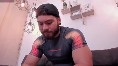 Snapshot of sebastianvilla__ chatting on 01.12.25 Instagram jeanpaulfit online show from 01.12.25