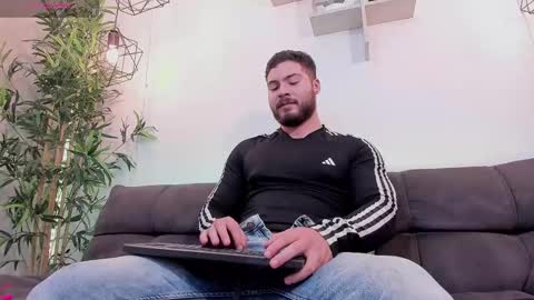 Snapshot of sebastianvilla__ chatting on 03.05.25 Instagram jeanpaulfit online show from 03.05.25