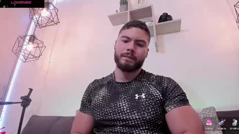 Snapshot of sebastianvilla__ chatting on 03.12.25 Instagram jeanpaulfit online show from 03.12.25