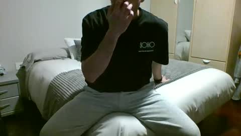 Snapshot of sebastien_2 chatting on 01.07.26 Sebastien online show from 01.07.26