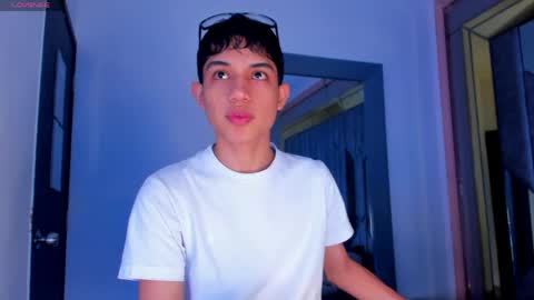 Snapshot of sebax_00 chatting on 05.18.26 Sebastian online show from 05.18.26