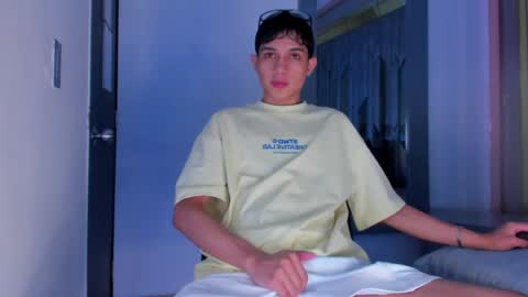 Snapshot of sebax_00 chatting on 05.20.26 Sebastian online show from 05.20.26