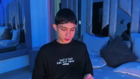 Snapshot of sebax_00 chatting on 06.21.26 Sebastian online show from 06.21.26