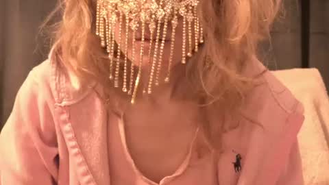 Snapshot of secretanni chatting on 06.18.26 Anni online show from 06.18.26