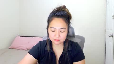 Snapshot of secretlover010101 chatting on 02.24.25 MILAN online show from 02.24.25