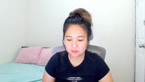 Snapshot of secretlover010101 chatting on 03.03.25 MILAN online show from 03.03.25