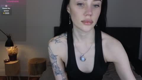 Snapshot of seduced_by_sara chatting on 12.17.24 Sara online show from 12.17.24