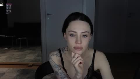 Snapshot of seduced_by_sara chatting on 02.26.26 Sara online show from 02.26.26