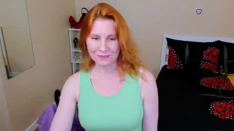Snapshot of seductive_foxy_ chatting on 04.23.26 seductive_foxy_ online show from 04.23.26