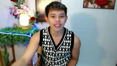 Snapshot of seductive_maxxx chatting on 05.19.26 Max online show from 05.19.26