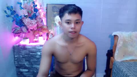 Snapshot of seductive_maxxx chatting on 05.23.26 Max online show from 05.23.26