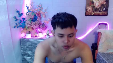 Snapshot of seductive_maxxx chatting on 05.30.26 Max online show from 05.30.26