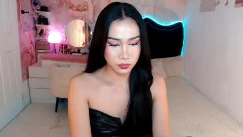 Snapshot of seductive_vana chatting on 06.11.26 Vanessa online show from 06.11.26