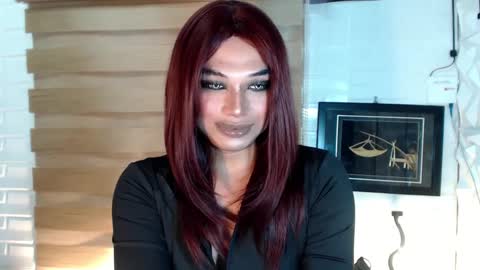 Snapshot of seductivedeluxe69 chatting on 02.24.25 Deluxe online show from 02.24.25
