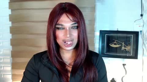 Snapshot of seductivedeluxe69 chatting on 02.24.25 Deluxe online show from 02.24.25