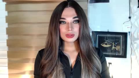 Snapshot of seductivedeluxe69 chatting on 03.01.25 Deluxe online show from 03.01.25