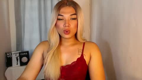 Snapshot of seductivedeluxe69 chatting on 09.12.25 Deluxe online show from 09.12.25