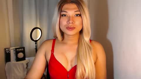 Snapshot of seductivedeluxe69 chatting on 09.15.25 Deluxe online show from 09.15.25