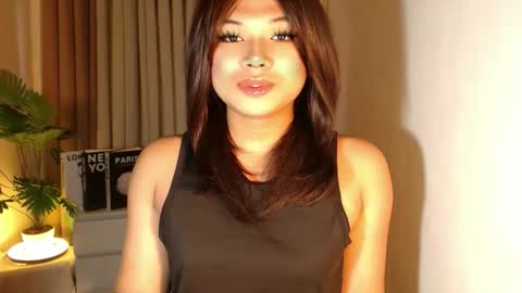 Snapshot of seductivedeluxe69 chatting on 10.10.25 Deluxe online show from 10.10.25