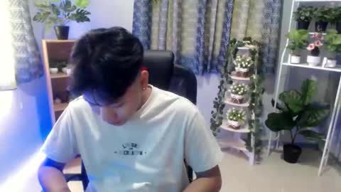 Snapshot of seductivee_bigcock chatting on 10.24.25 John online show from 10.24.25