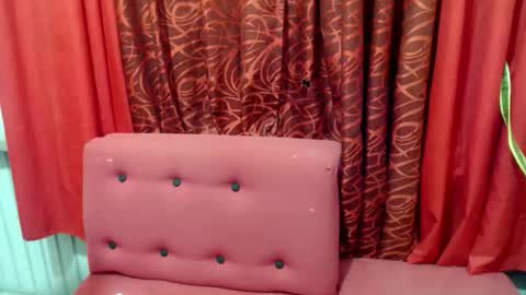 Snapshot of seductivee_bigcock chatting on 04.09.26 John online show from 04.09.26