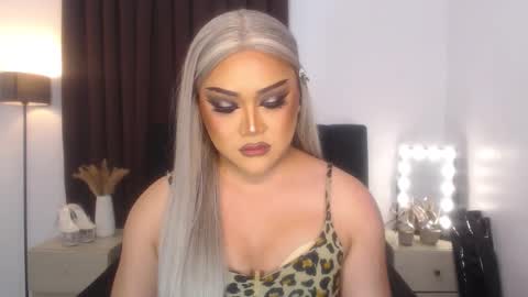 Snapshot of seductivelolalola chatting on 02.18.25 Natalie Mefford online show from 02.18.25