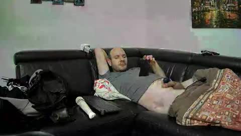 Snapshot of seeebi chatting on 12.14.24 Sebastian online show from 12.14.24