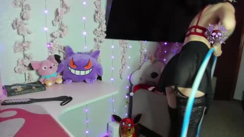 Ellie Fuchs online show from 12.23.24