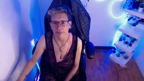 Snapshot of selena_ferreira chatting on 06.18.26 Selena online show from 06.18.26