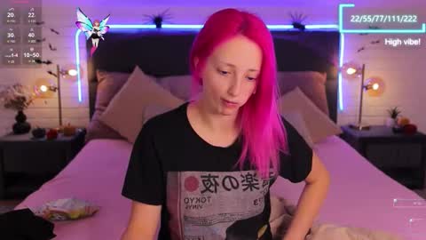 Snapshot of selena_lily chatting on 11.02.25 Selena Lily online show from 11.02.25
