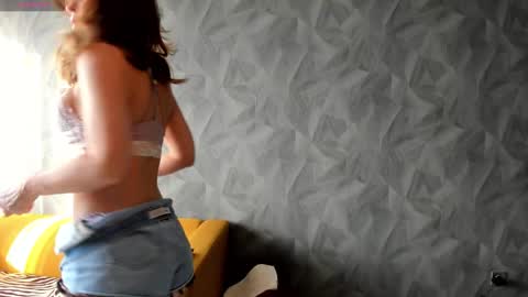 Selena online show from 10.15.25