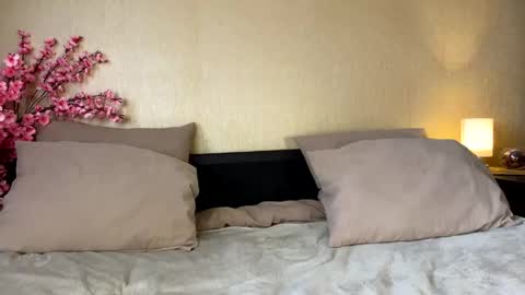 H i  My names is Selena Welcome to my room  Please thumbs up - its important online show from 06.03.26