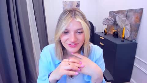 Snapshot of selenaemoore chatting on 05.08.26 selenaemoore online show from 05.08.26