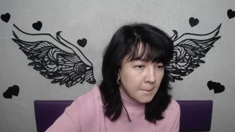 Snapshot of selenafly chatting on 10.15.25 SelenaFly online show from 10.15.25