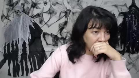 Snapshot of selenafly chatting on 10.20.25 SelenaFly online show from 10.20.25