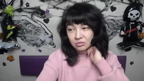Snapshot of selenafly chatting on 10.21.25 SelenaFly online show from 10.21.25