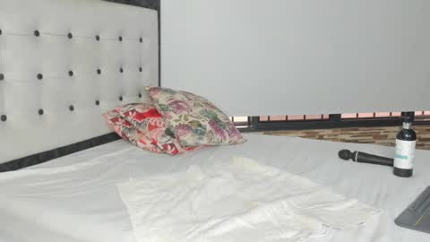  Selena  online show from 02.14.25