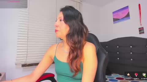 Snapshot of selenakyle92_ chatting on 09.11.25 Selena online show from 09.11.25