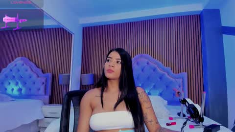 Snapshot of selenastonne chatting on 09.17.25 selenastonne online show from 09.17.25