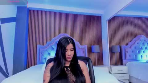 selenastonne online show from 10.27.25