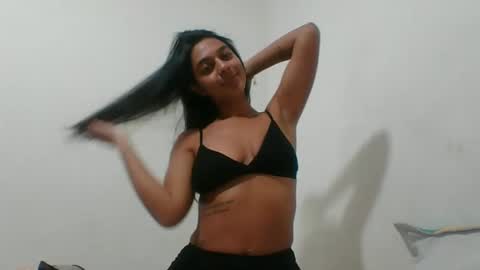 Snapshot of selene_azahar chatting on 09.19.25 selene online show from 09.19.25