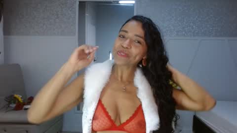 Snapshot of selene_bubble chatting on 03.12.26 Selene online show from 03.12.26